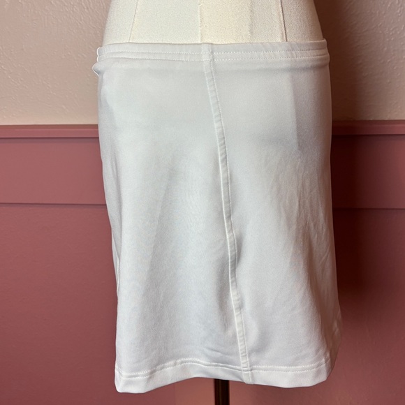 adidas vintage tennis skort
white
sz xs
2006 - Picture 4 of 10